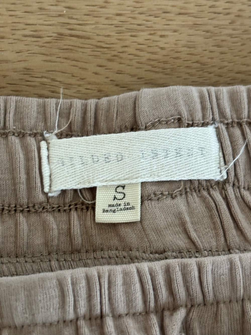 Gilded Intent Tan Elastic Waist Shorts Size Small - Picture 3 of 5